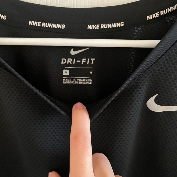 Nike Dry Fit - Picture 2 of 3